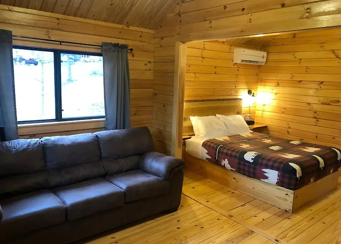 Lakewood Park Campground - Luxury Cabin